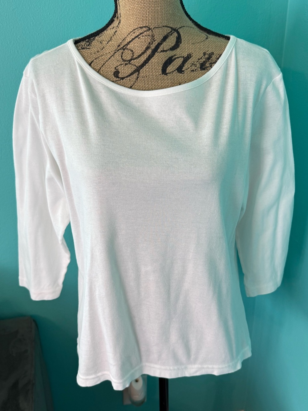 EUC Lilly Pulitzer White Label 3/4 Length Sleeve White Short Size Large